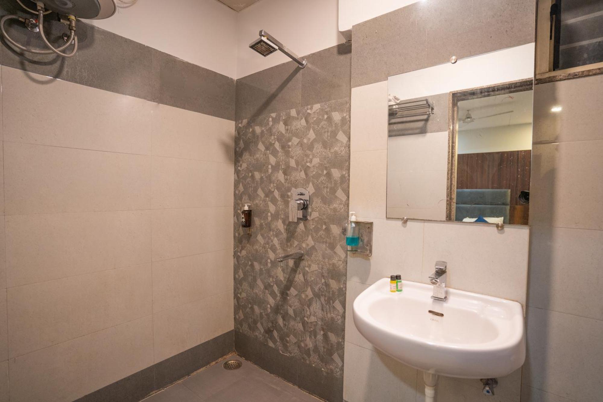 Hotel Naman Udajpur Zewnętrze zdjęcie