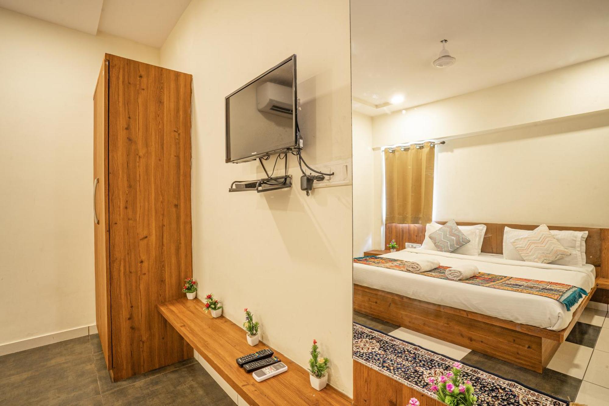 Hotel Naman Udajpur Zewnętrze zdjęcie
