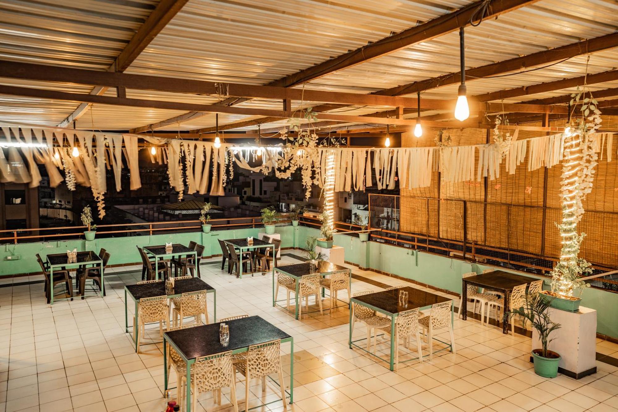 Hotel Naman Udajpur Zewnętrze zdjęcie