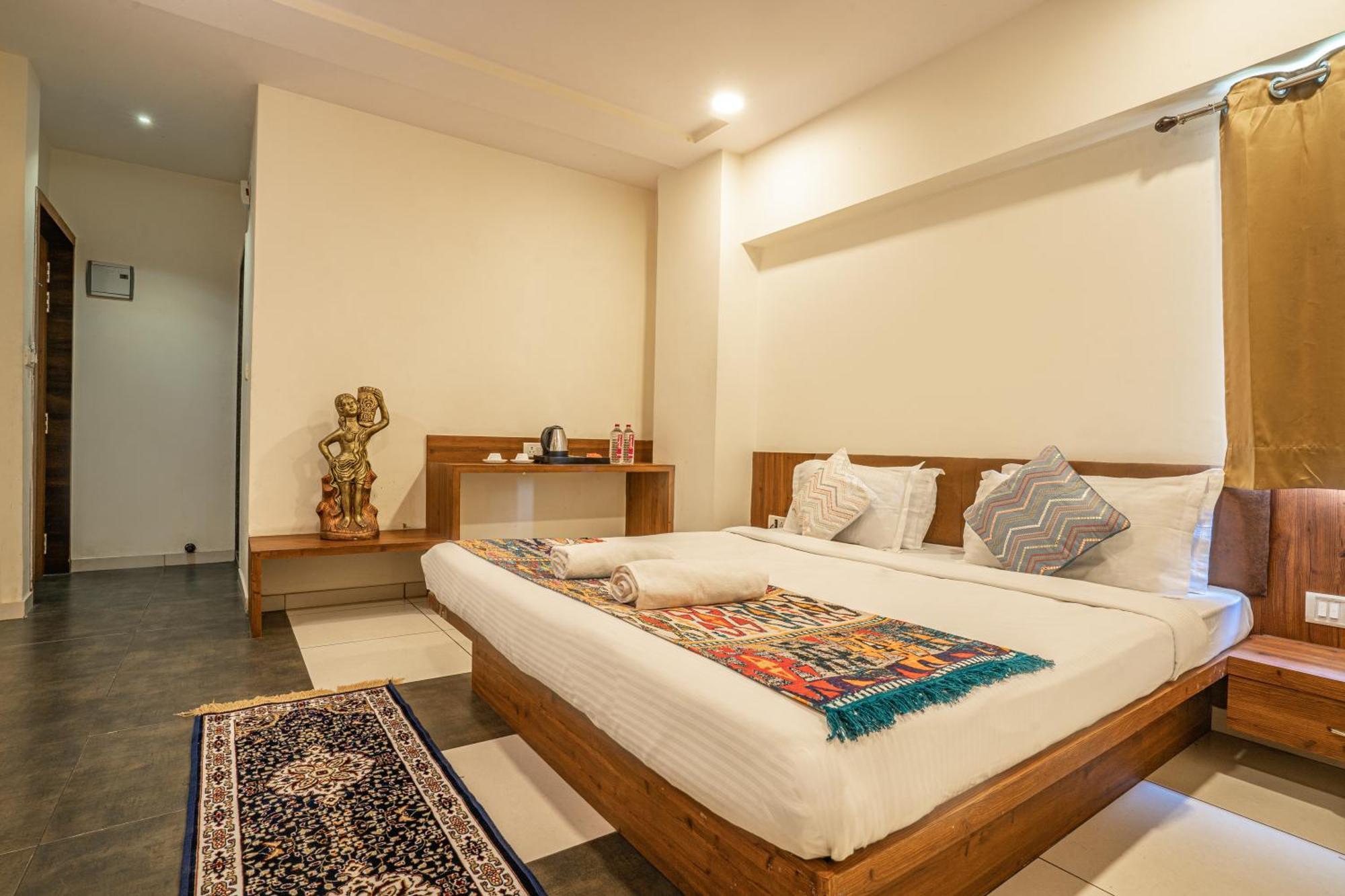 Hotel Naman Udajpur Zewnętrze zdjęcie