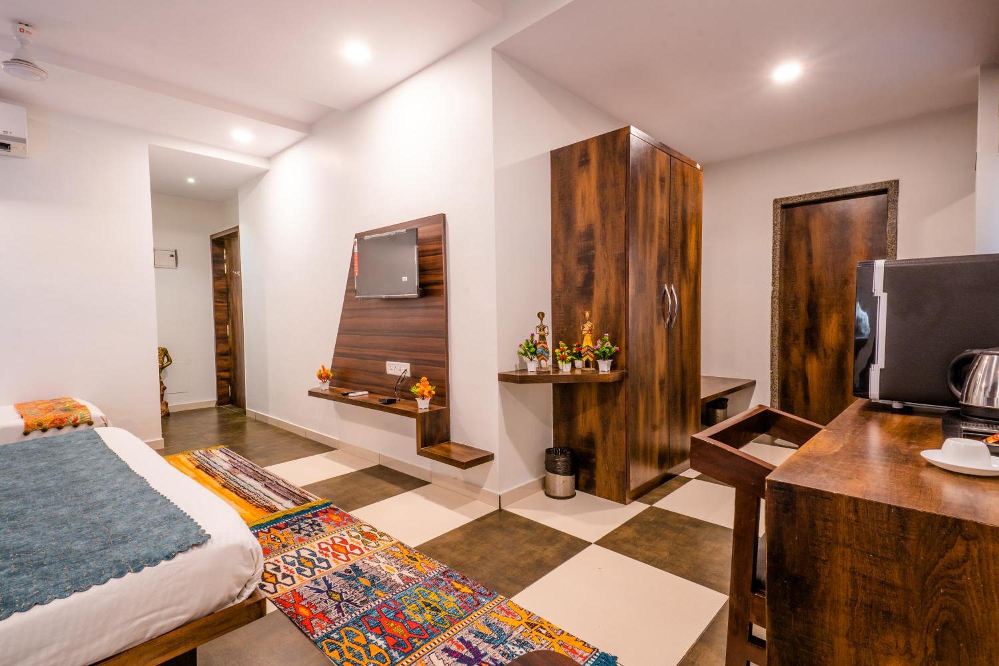 Hotel Naman Udajpur Zewnętrze zdjęcie
