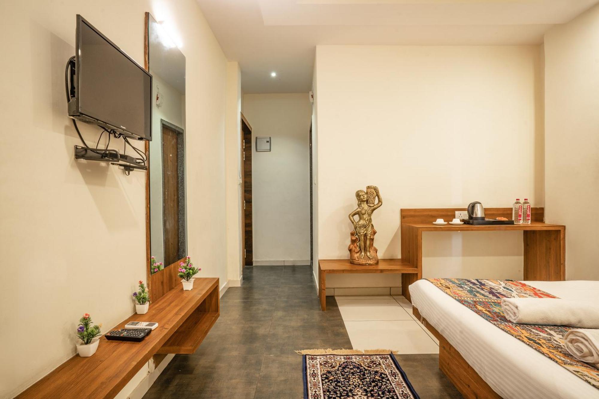 Hotel Naman Udajpur Zewnętrze zdjęcie