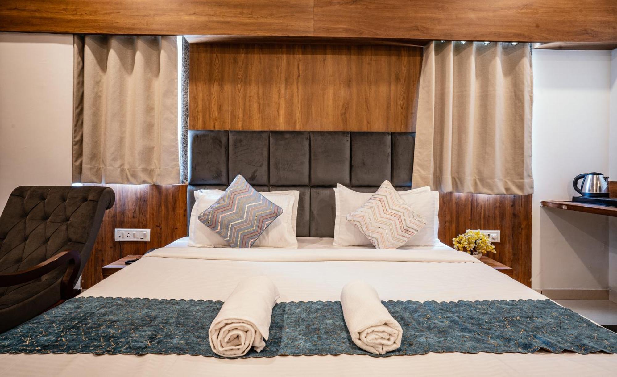 Hotel Naman Udajpur Zewnętrze zdjęcie