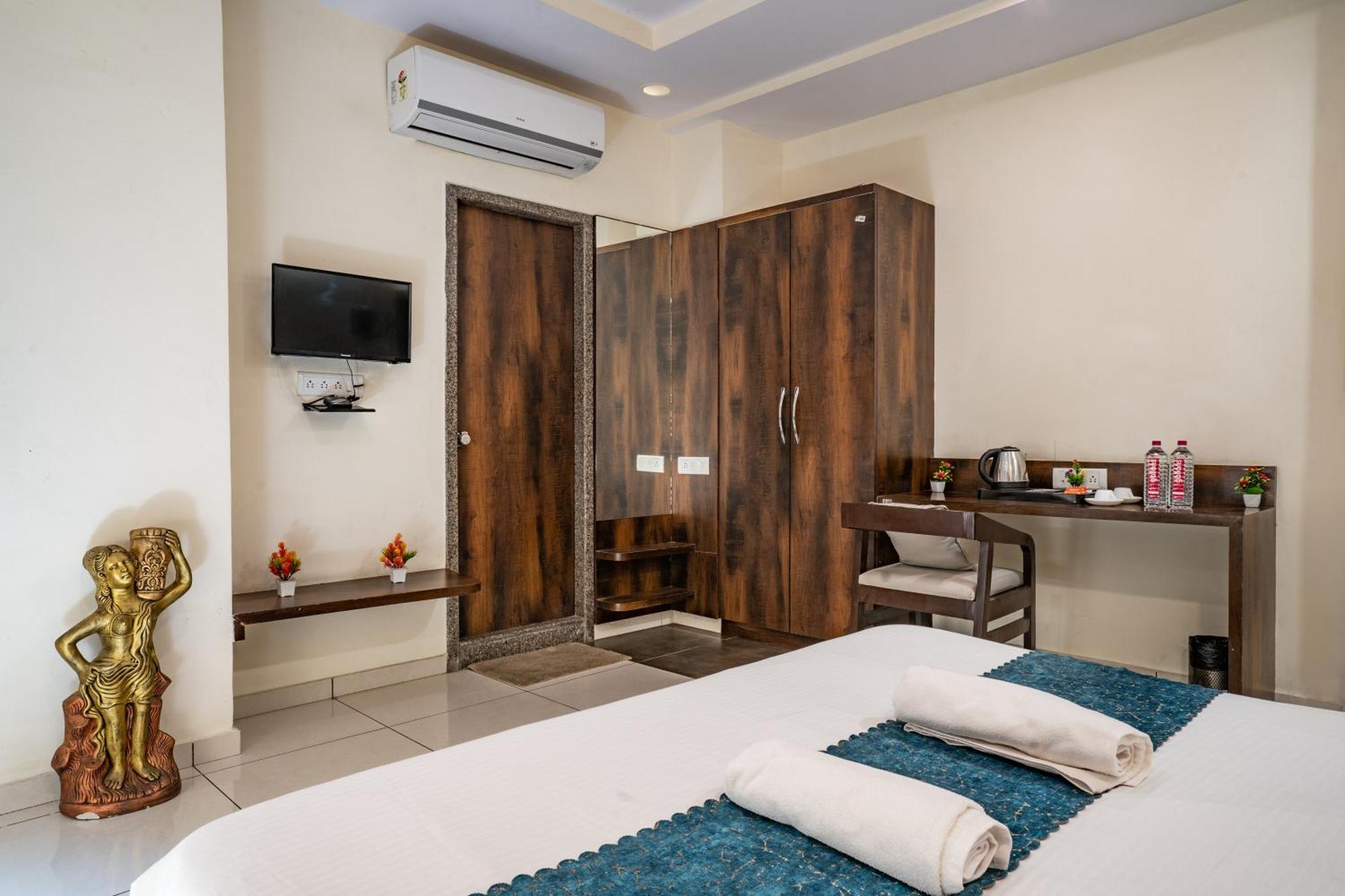 Hotel Naman Udajpur Zewnętrze zdjęcie