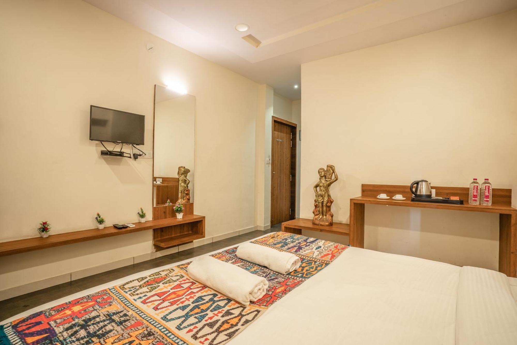 Hotel Naman Udajpur Zewnętrze zdjęcie