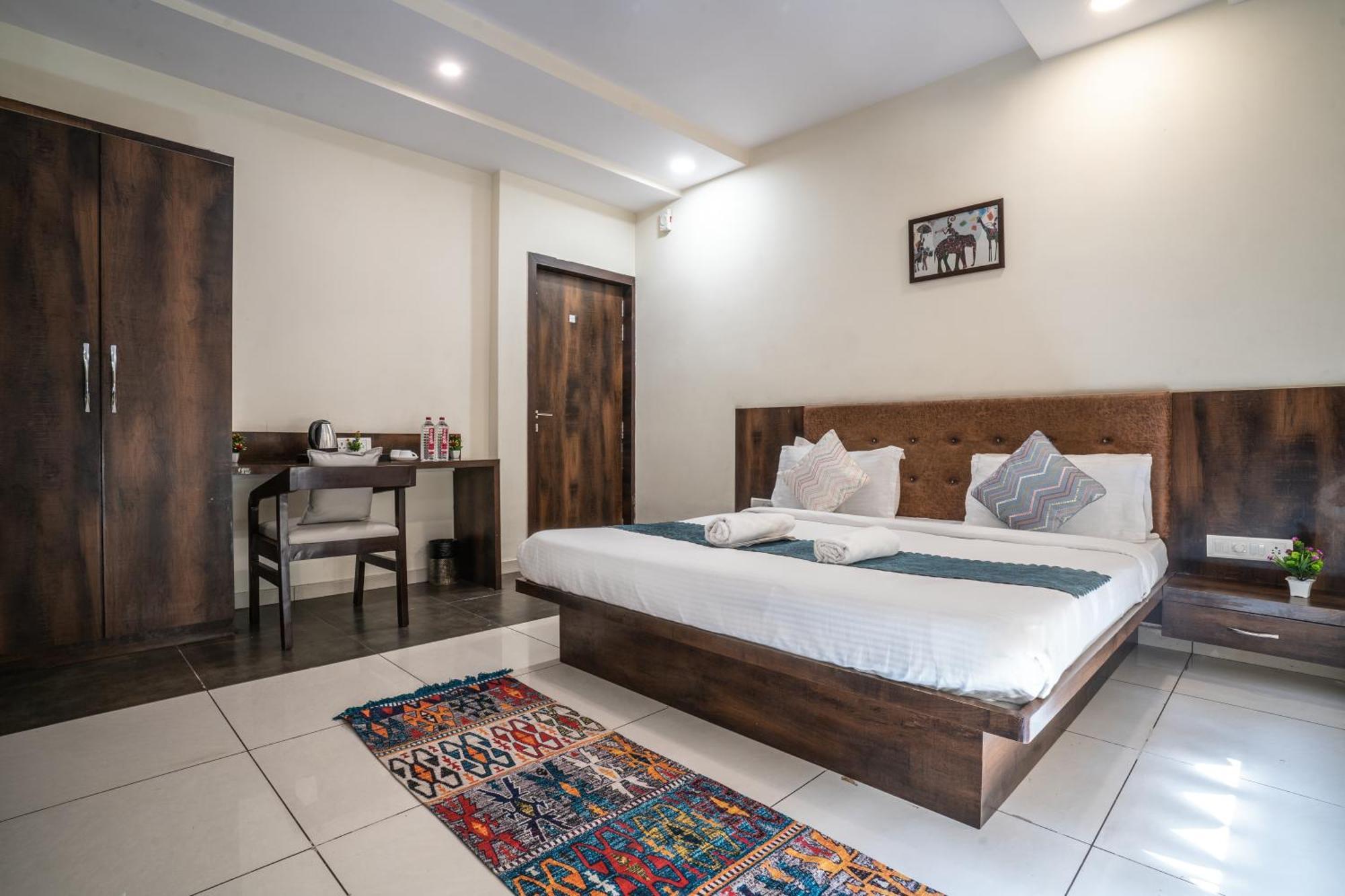 Hotel Naman Udajpur Zewnętrze zdjęcie
